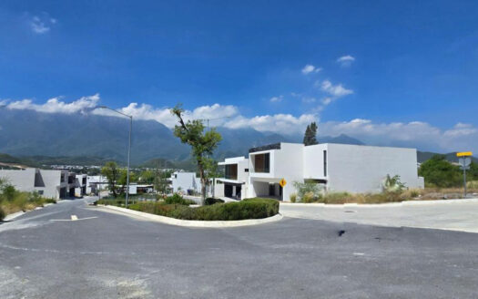 Terreno en Pedregal de la Montaña, Monterrey, Nuevo León