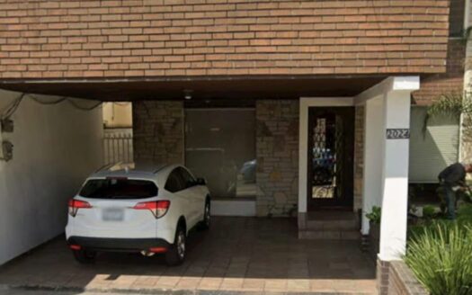 Casa en Venta en Cumbres 2do Sector