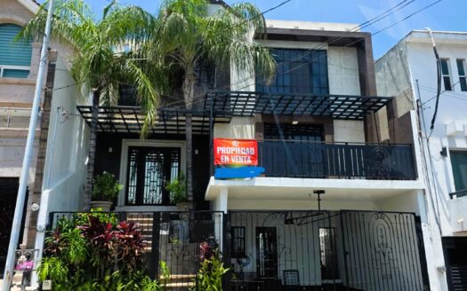 Propiedad de Lomas del Roble 1er sec. San Nicolas de los Garza